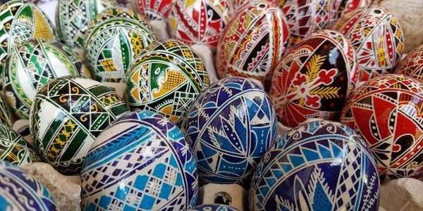 Partageons une tradition roumaine : les oeufs peints